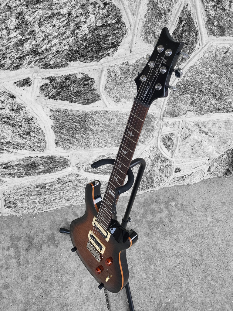 PRS SE Custom 24 Black Gold Burst w/ Gig Bag