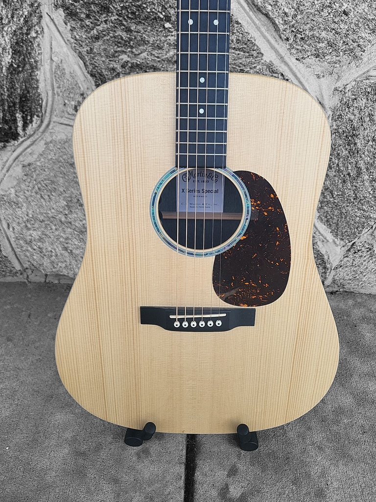 Martin X Series DX1AE Special - With Case