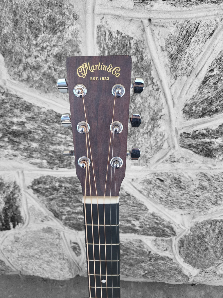 Martin X Series DX1AE Special - With Case