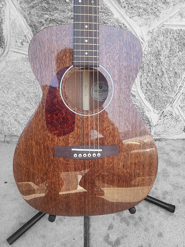 Guild Westerly Collection M-120L Mini Grand Concert, Lefty with Premium Guild Case
