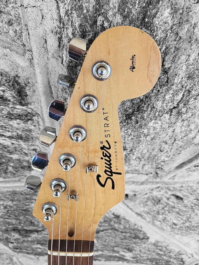 Squier Affinity Strat with Hot Rails, White