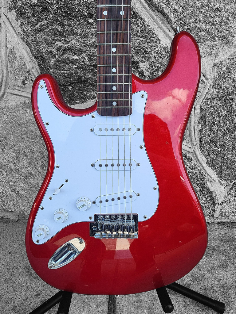 SX VTG Series Strat Style Guitar, Lefty, Metallic Red
