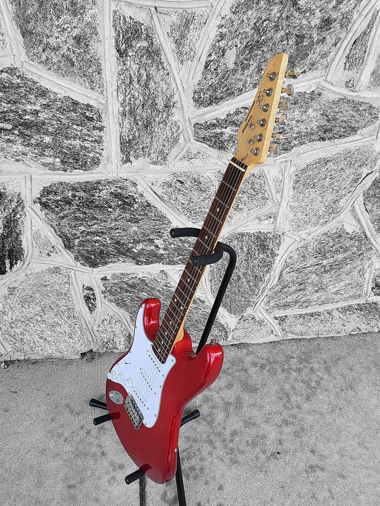 SX VTG Series Strat Style Guitar, Lefty, Metallic Red