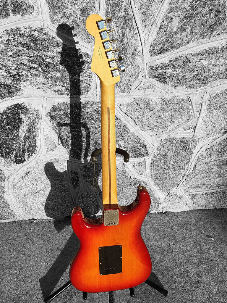 Fender Player Stratocaster HSS Plus Top, Maple Fingerboard, Aged Cherry Burst, 2020