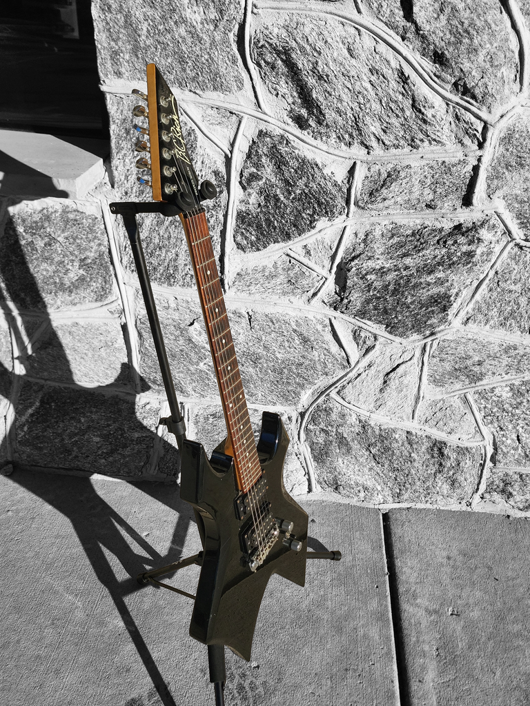 B.C. Rich Bronze Series Warlock, Black