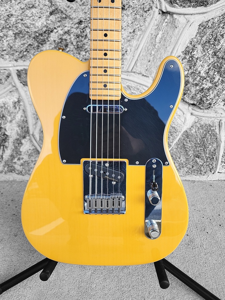 Fender Player Plus Telecaster®, Maple Fingerboard, Butterscotch Blonde
