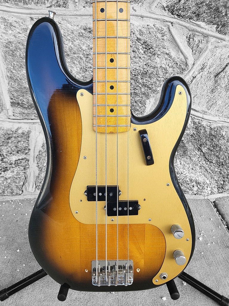 Fender Fullerton American Vintage Reissue AVRI '57 Presicion Bass 1982