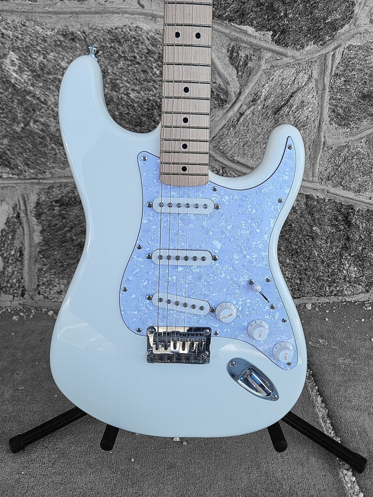 Squier Stratocaster - White