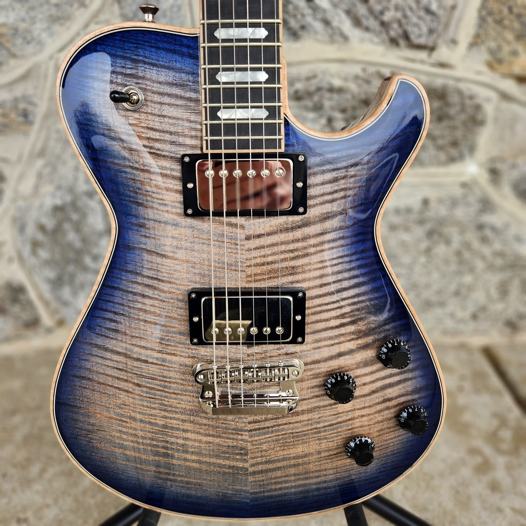 Knaggs Influence Series Kenai with Tier 1 Top, BlueBurst Gloss