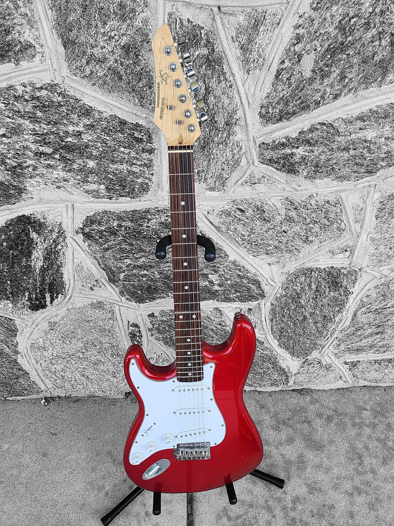 SX VTG Series Strat Style Guitar, Lefty, Metallic Red