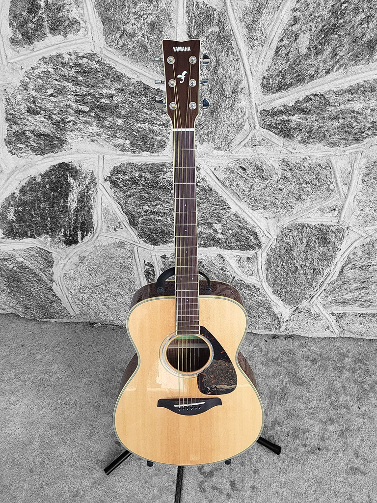 Yamaha FS830 Acoustic Guitar, Scratch & Dent