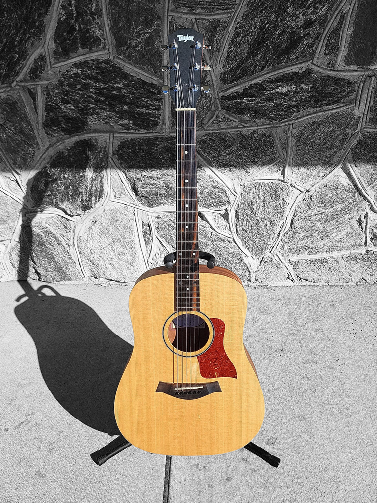 Taylor Big Baby 2012 w/  Matching Gig Bag