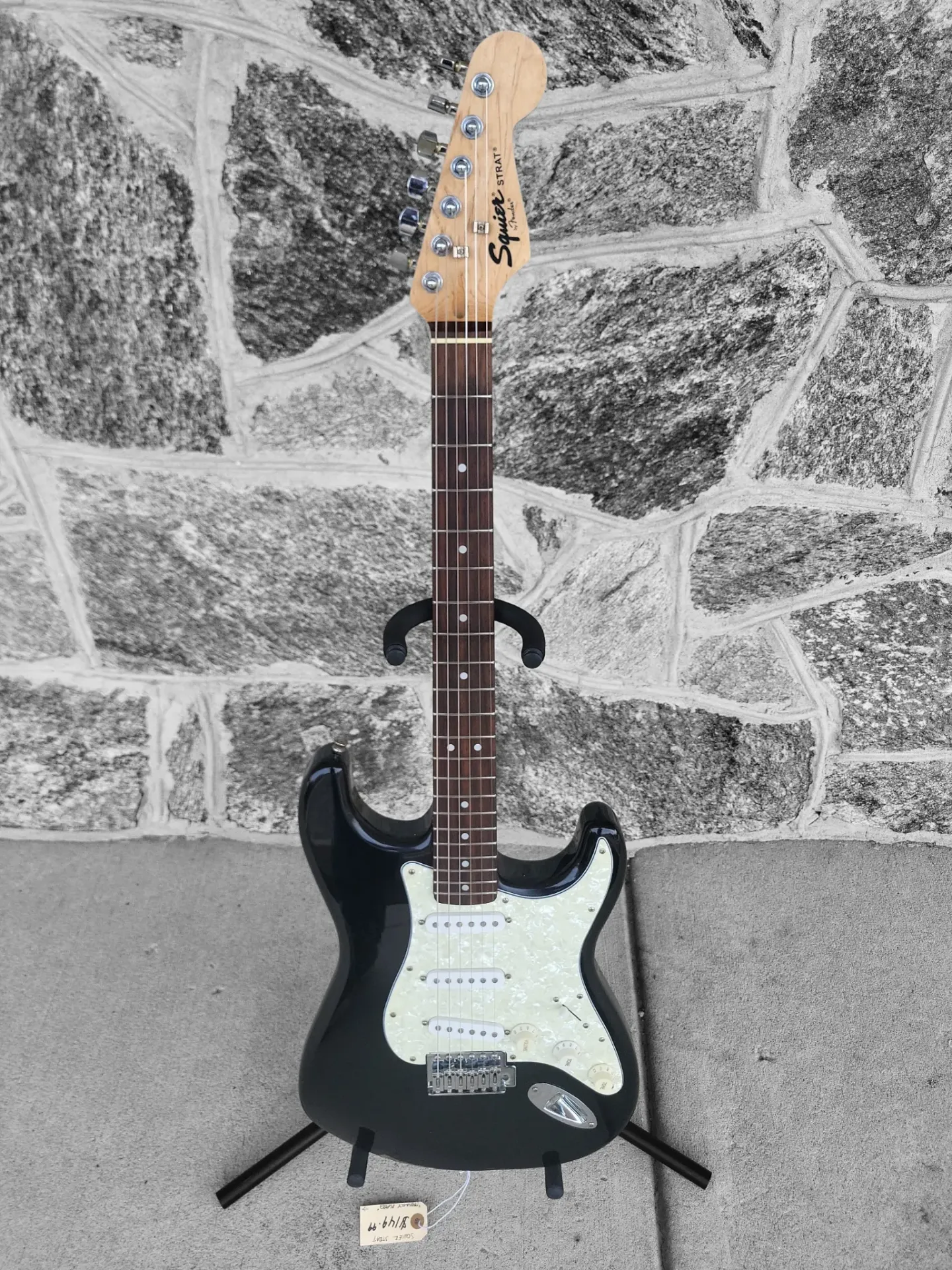 [U-SquierStrat-408] Squier Stratocaster - Black