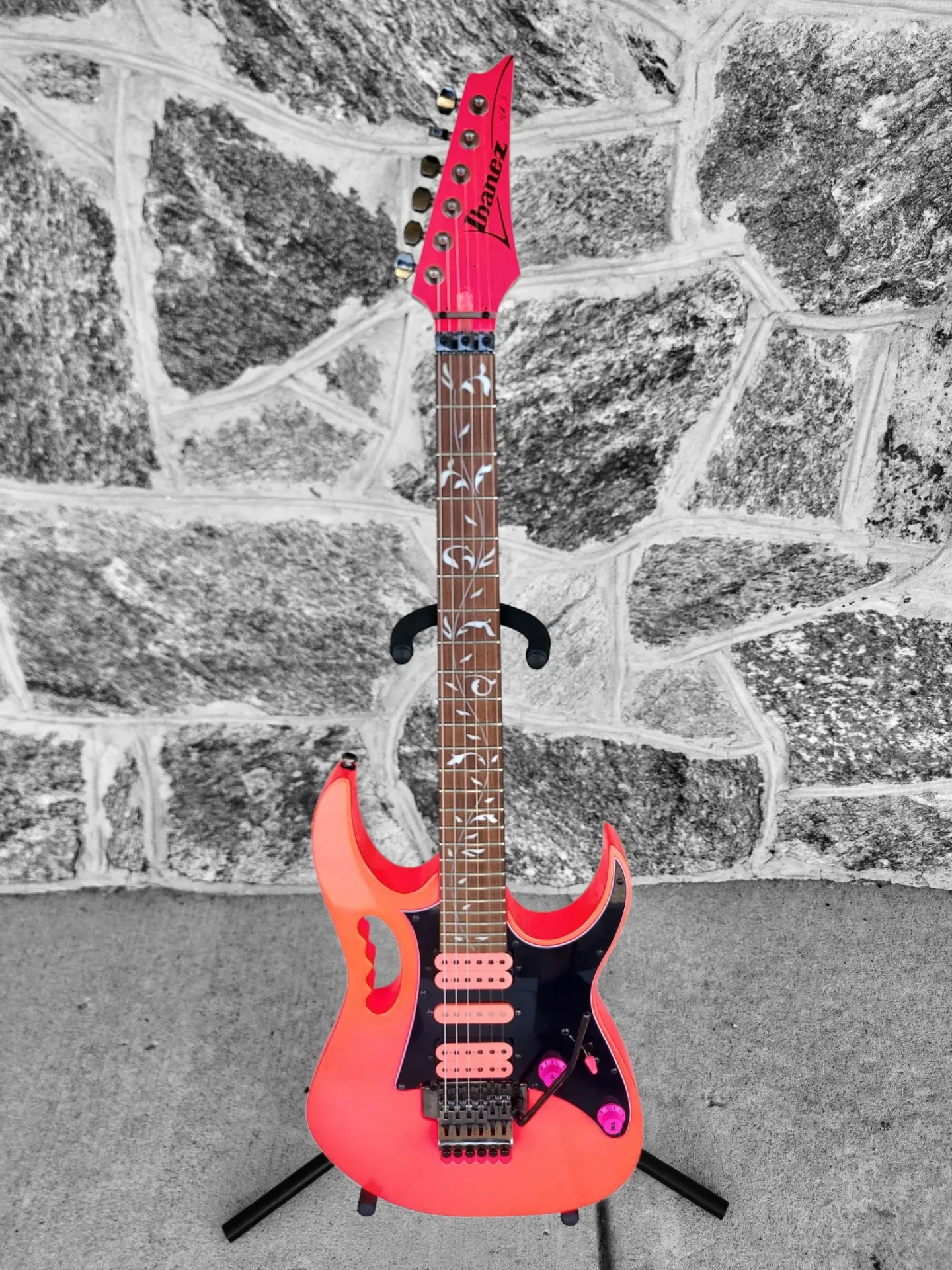 Ibanez JEMJRSP Steve Vai Signature Electric Guitar, Pink