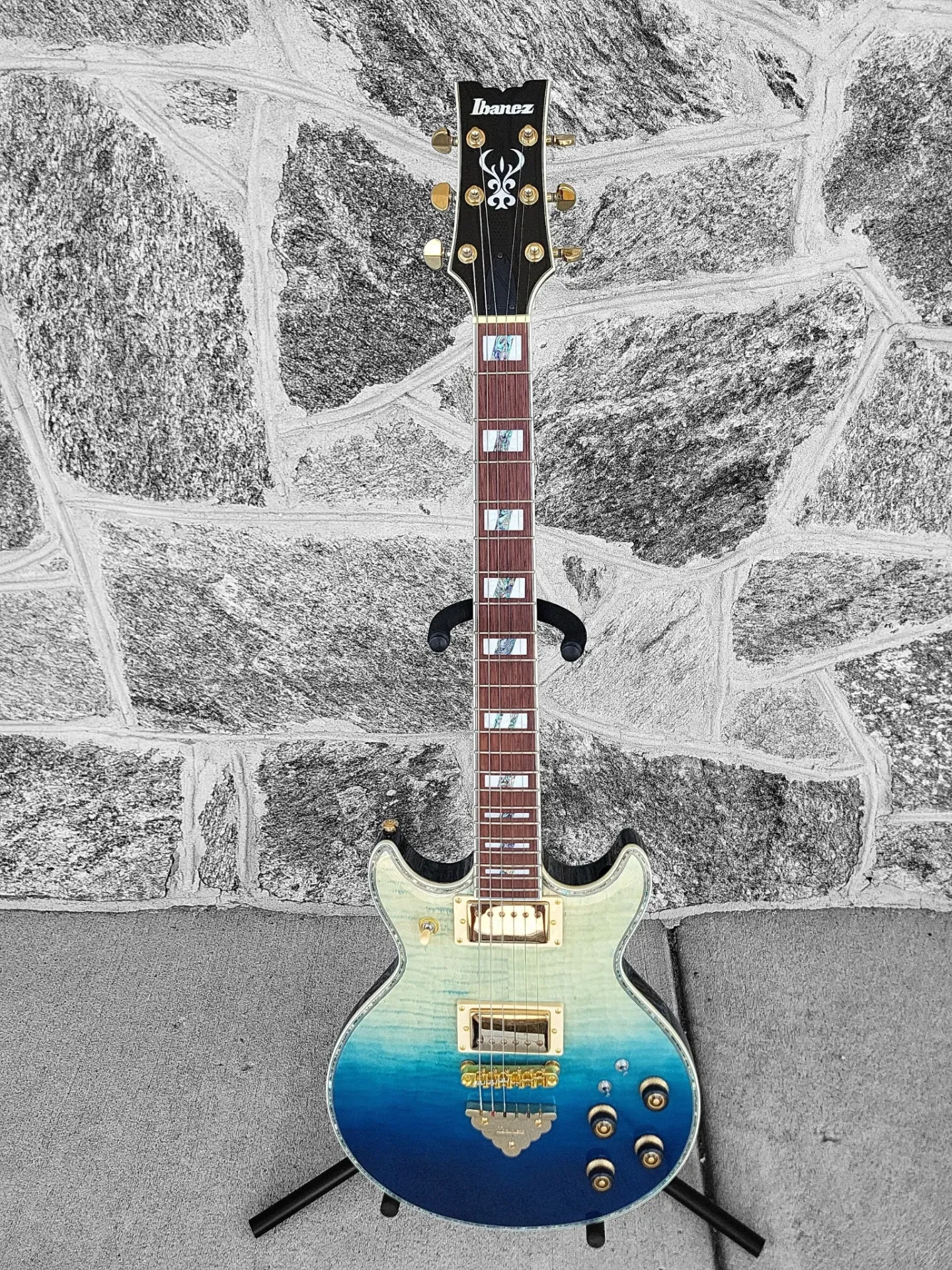 Ibanez AR420 AR Standard 6-String Electric Guitar - Transparent Blue Gradation