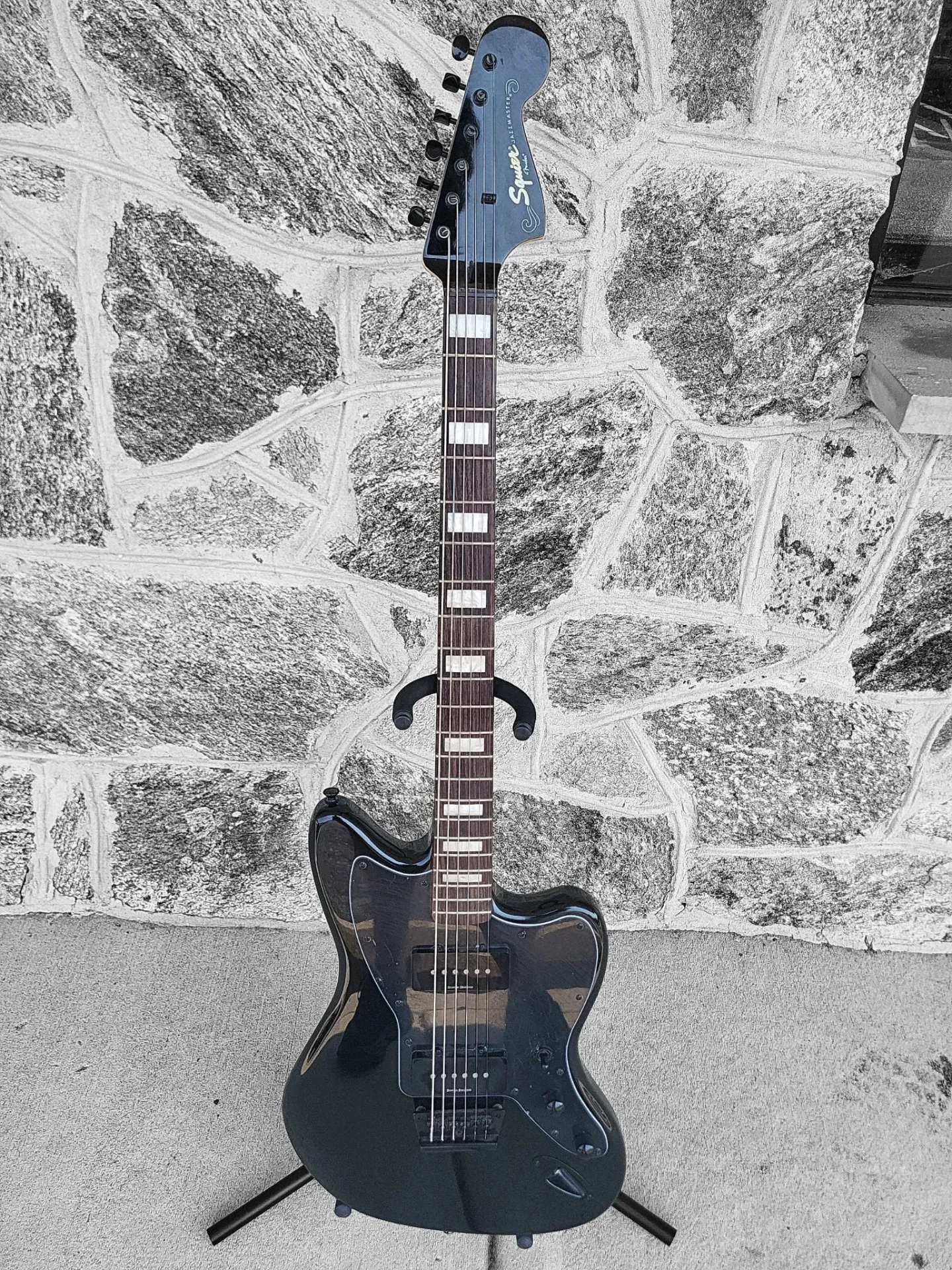 Squier Vintage Modified Baritone Jazzmaster, Rosewood Fingerboard, Transparent Black