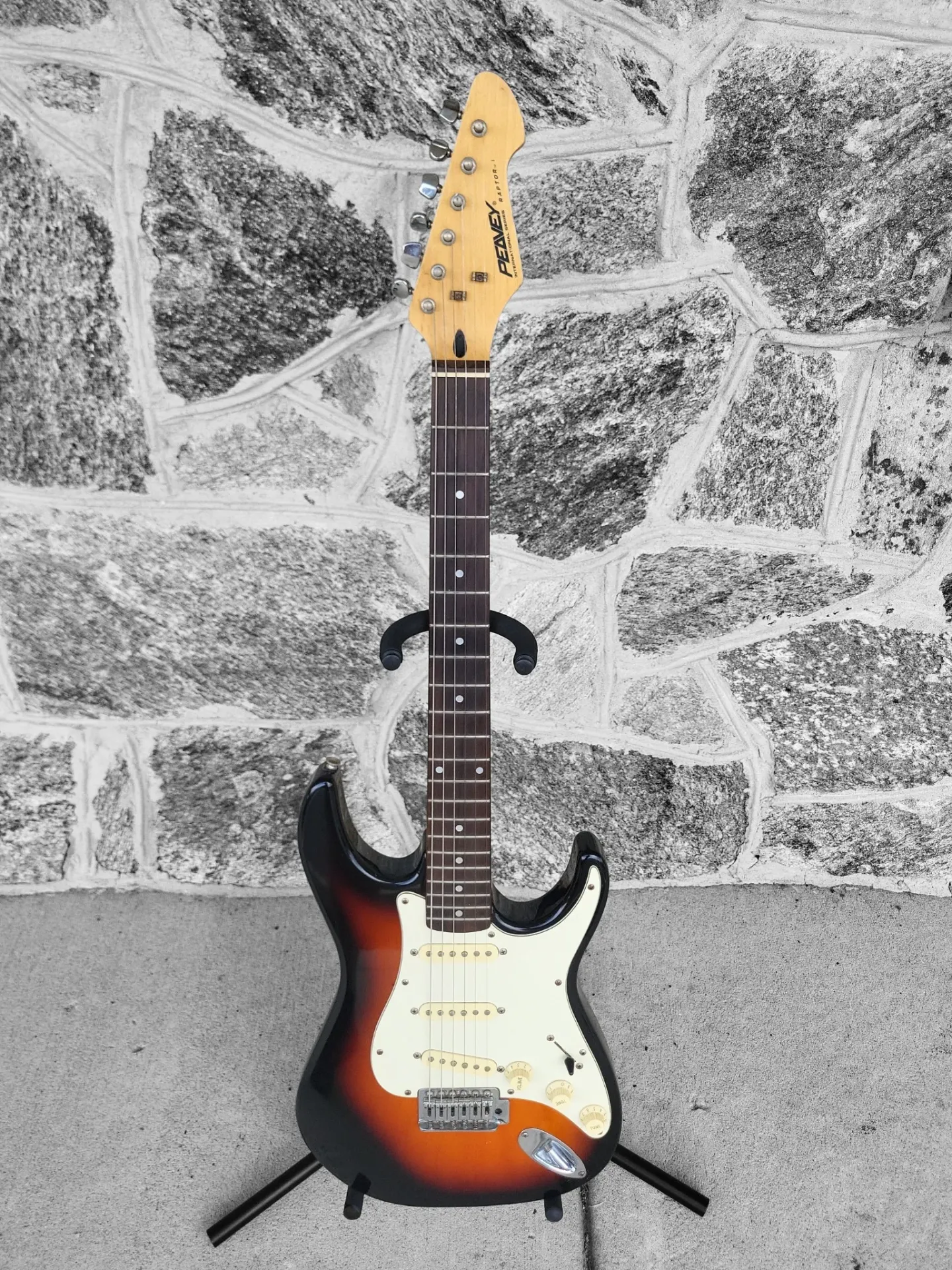 Peavey Raptor I - 3-Color Sunburst