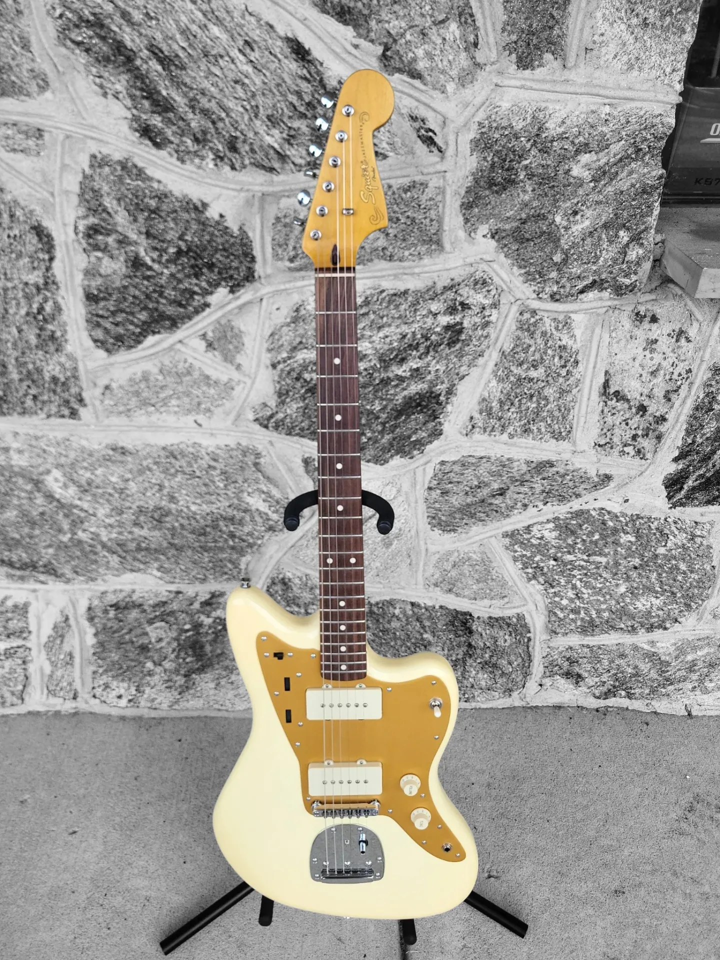 Squier J Mascis Jazzmaster with Laurel Fretboard 2018 - Present - Vintage White