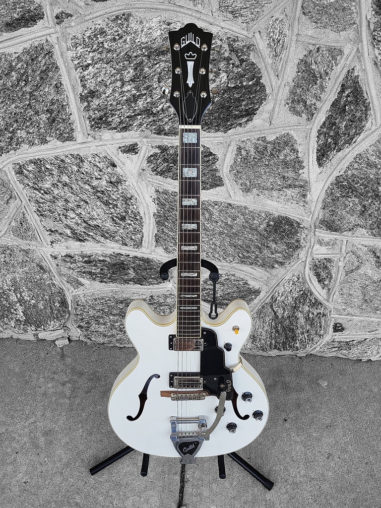 2017 Guild Starfire V - Snow White