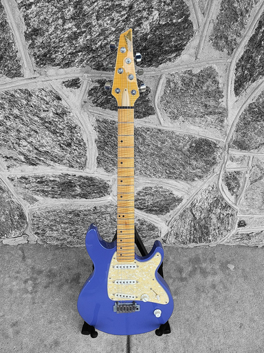 [U-STARFIELDAMERICAN] Starfield American Guitar, Metallic Blue/Purple w/ Hard Case